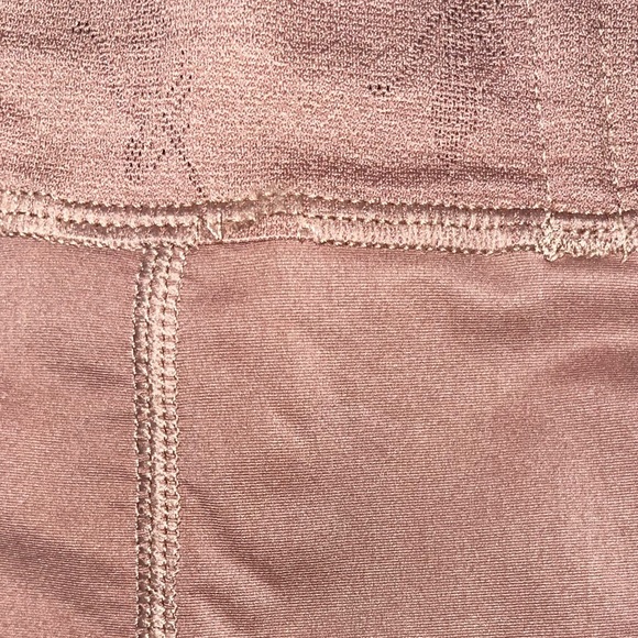 Sculpt & Lift Short - Picture 8 of 10